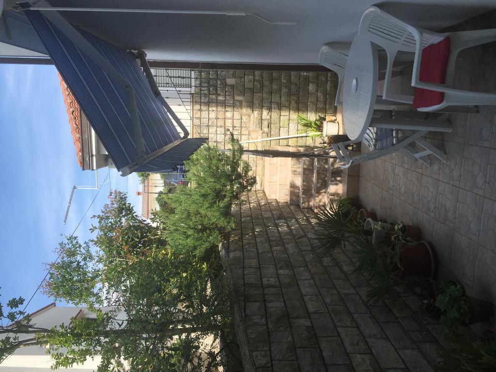 Apartments Antonia Malinska Exterior foto