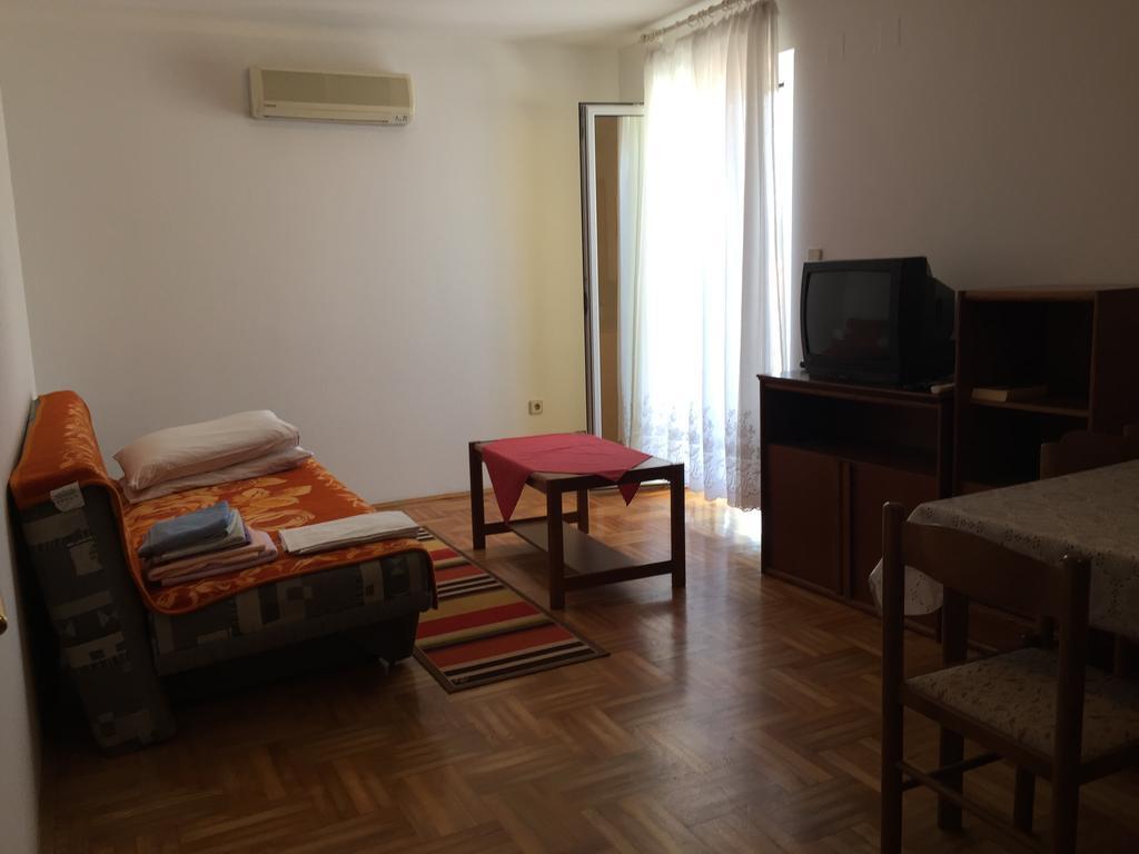Apartments Antonia Malinska Exterior foto