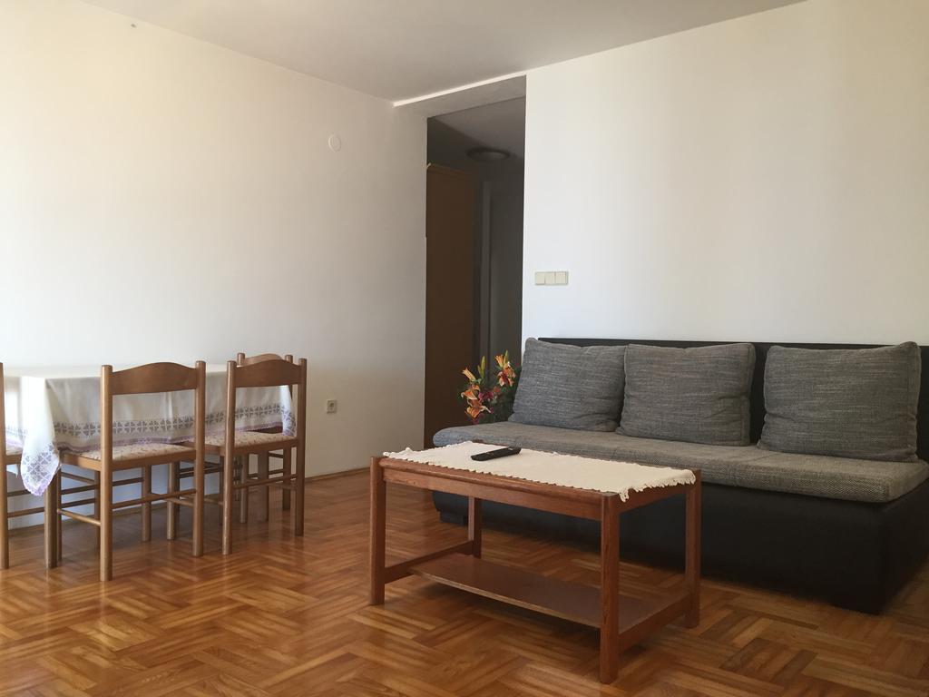 Apartments Antonia Malinska Exterior foto